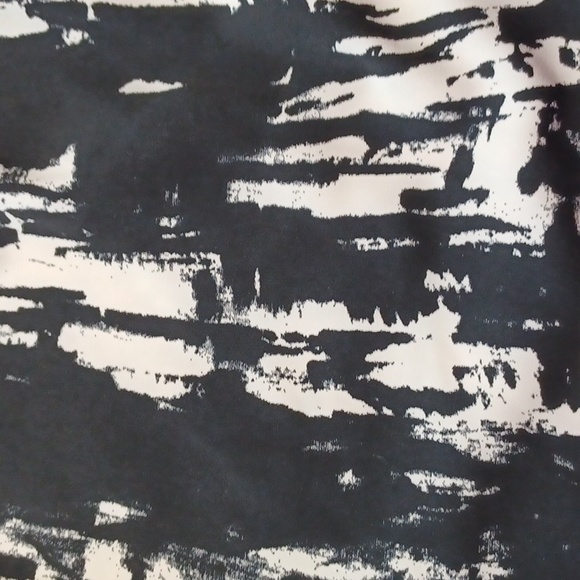 Susan Graver style plus size 2X skirt black and white elastic waist - Picture 5 of 9